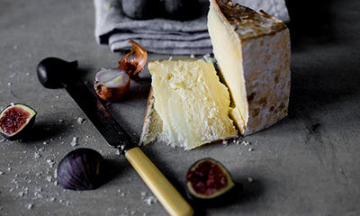 What is farmhouse and artisan cheese?